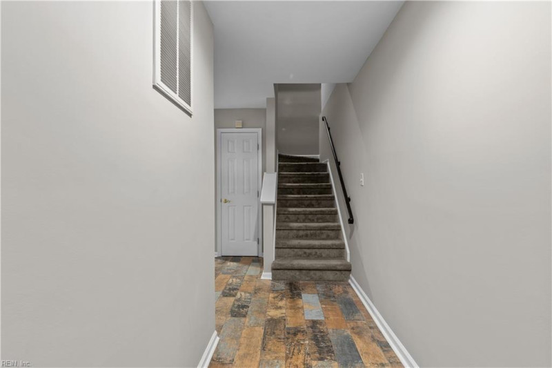 Photo 5 of 38 residential for sale in Virginia Beach virginia