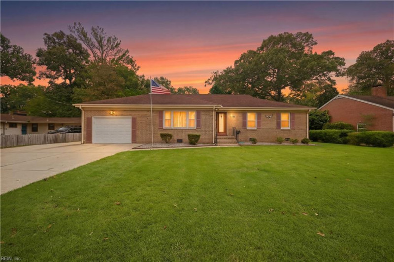 Photo 1 of 32 residential for sale in Norfolk virginia
