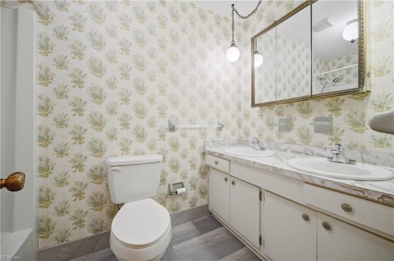 Photo 11 of 32 residential for sale in Norfolk virginia