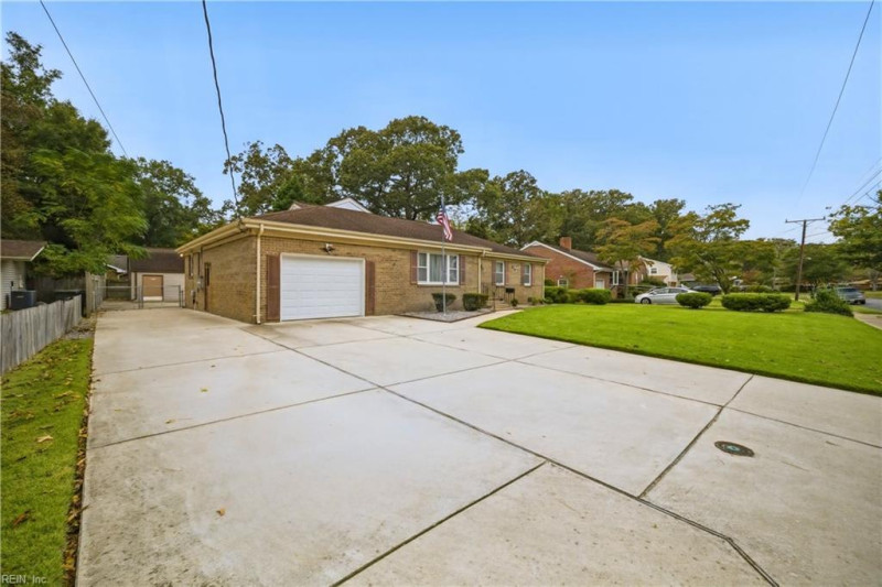 Photo 2 of 32 residential for sale in Norfolk virginia