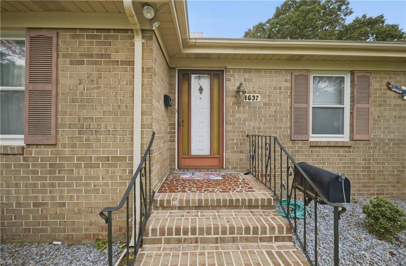 Photo 4 of 32 residential for sale in Norfolk virginia