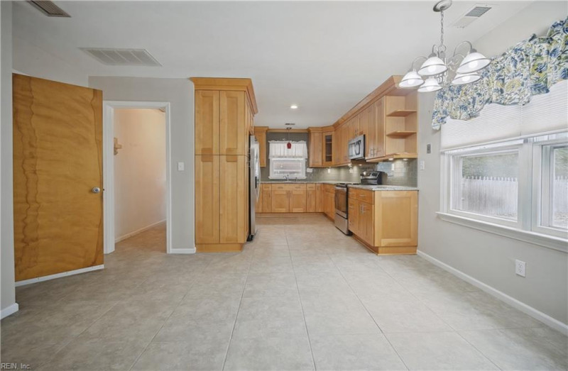 Photo 9 of 32 residential for sale in Norfolk virginia