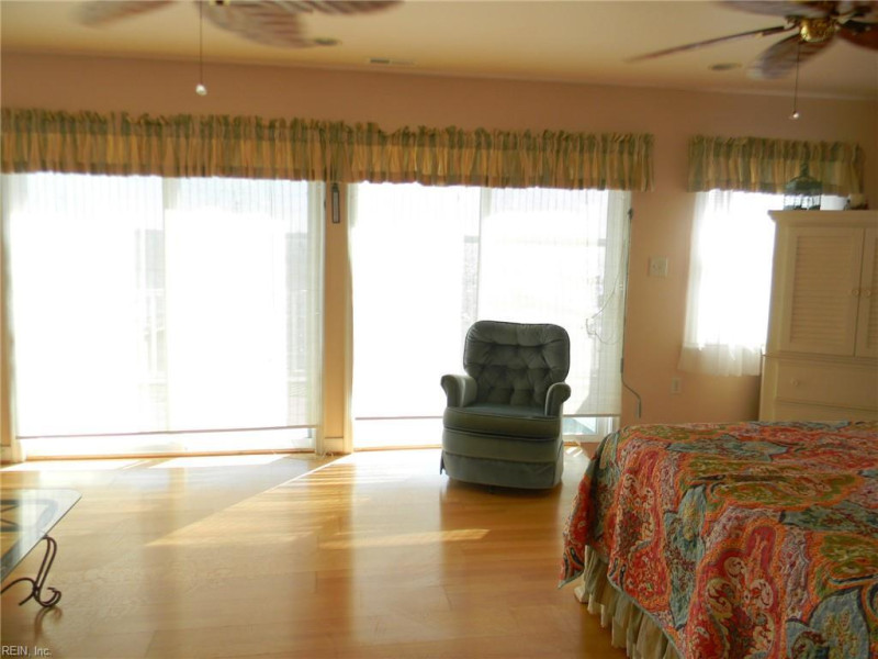 Photo 15 of 21 residential for sale in Gloucester County virginia