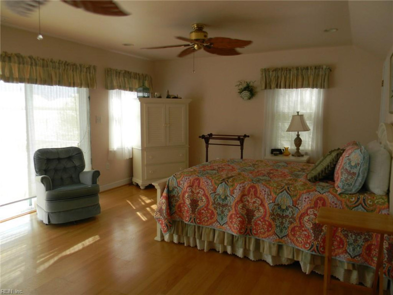 Photo 16 of 21 residential for sale in Gloucester County virginia