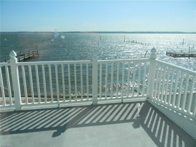 Photo 17 of 21 residential for sale in Gloucester County virginia