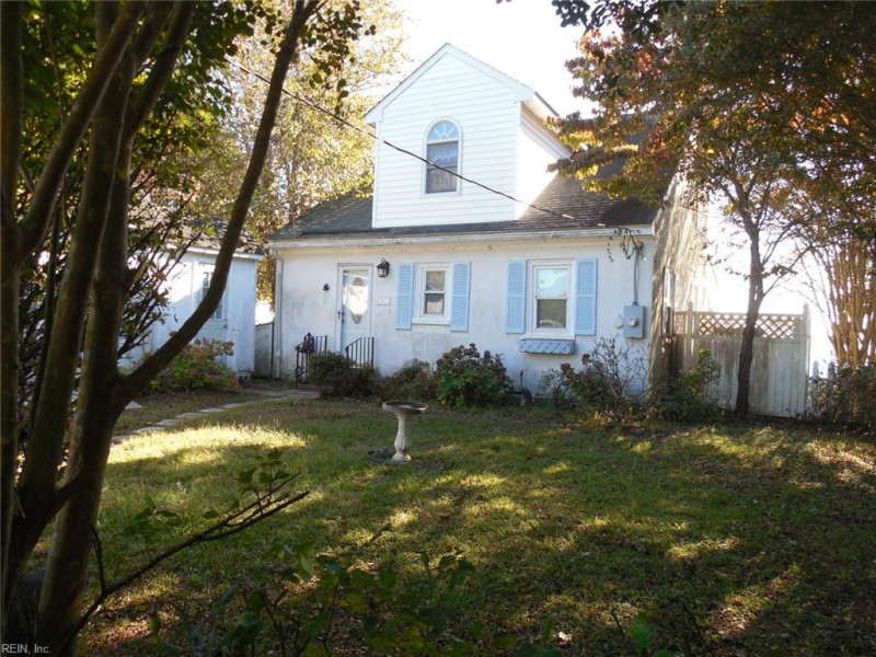 Photo 2 of 21 residential for sale in Gloucester County virginia