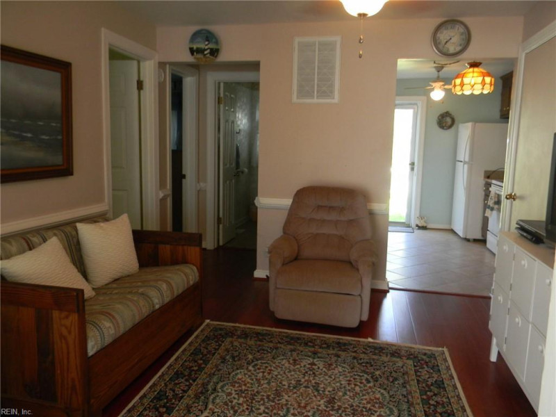 Photo 8 of 21 residential for sale in Gloucester County virginia