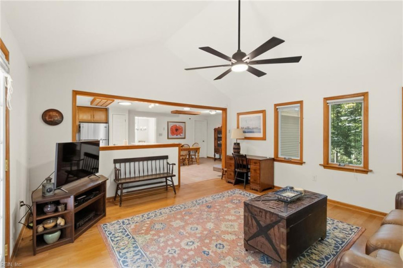 Photo 19 of 38 residential for sale in Gloucester County virginia