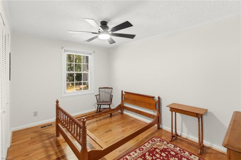 Photo 22 of 38 residential for sale in Gloucester County virginia