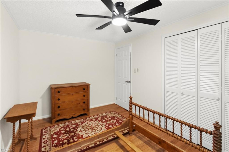 Photo 23 of 38 residential for sale in Gloucester County virginia