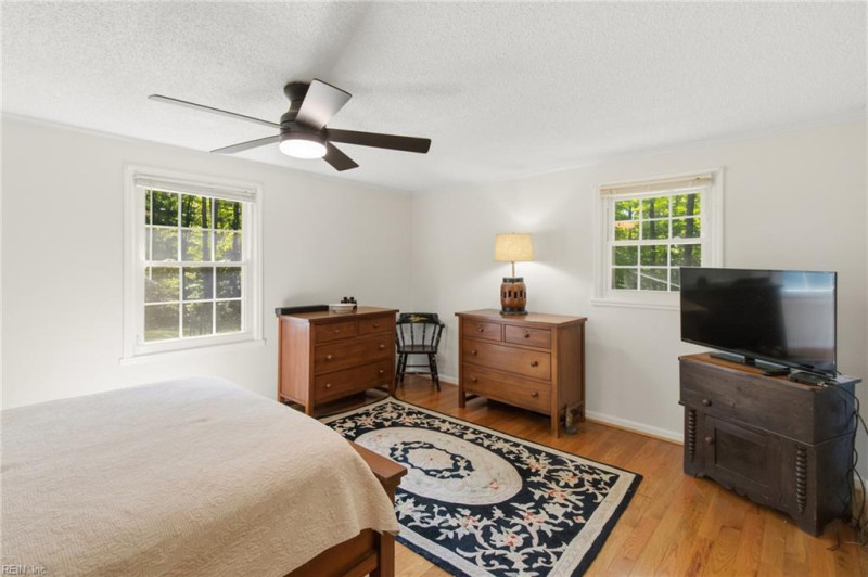 Photo 25 of 38 residential for sale in Gloucester County virginia