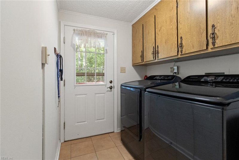 Photo 29 of 38 residential for sale in Gloucester County virginia