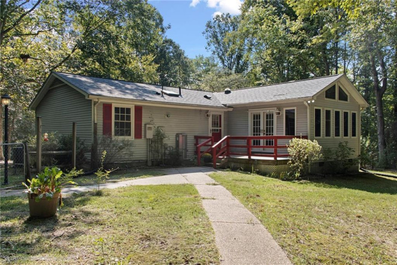 Photo 30 of 38 residential for sale in Gloucester County virginia