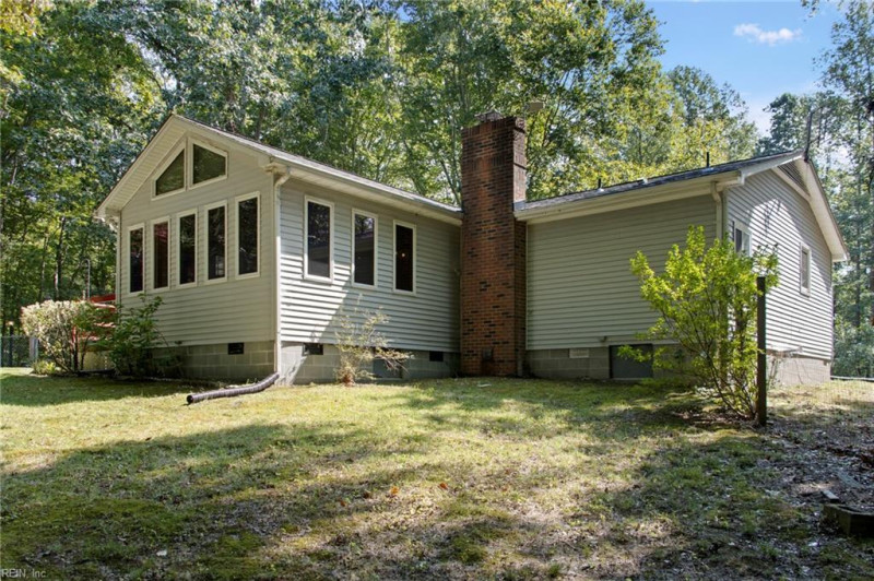 Photo 32 of 38 residential for sale in Gloucester County virginia