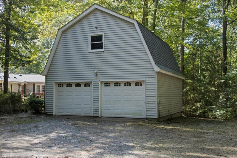 Photo 33 of 38 residential for sale in Gloucester County virginia