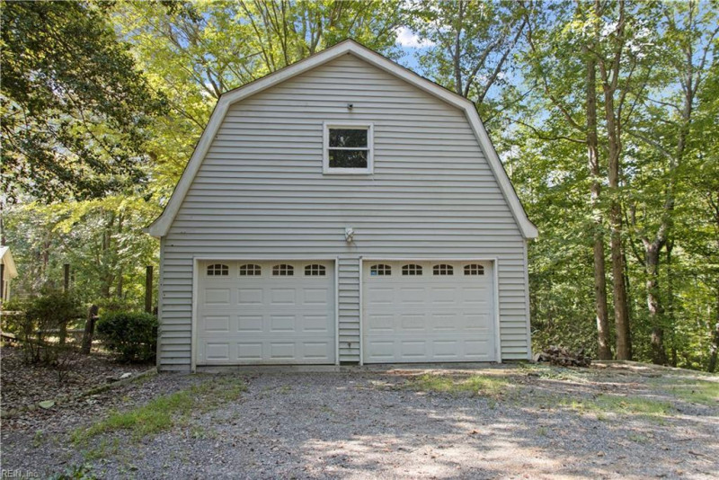 Photo 34 of 38 residential for sale in Gloucester County virginia