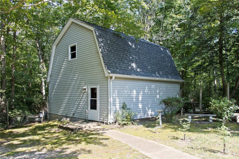 Photo 35 of 38 residential for sale in Gloucester County virginia
