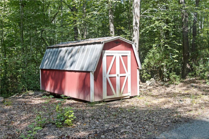 Photo 36 of 38 residential for sale in Gloucester County virginia