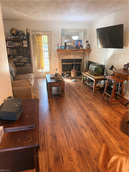 Photo 3 of 7 residential for sale in Virginia Beach virginia