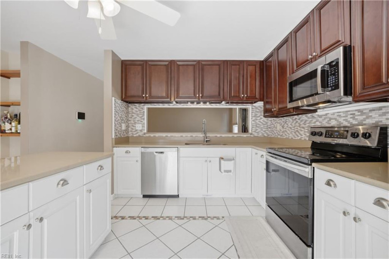 Photo 5 of 19 residential for sale in Virginia Beach virginia