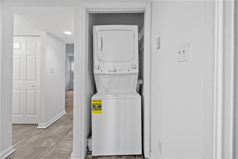 Photo 16 of 41 residential for sale in Virginia Beach virginia