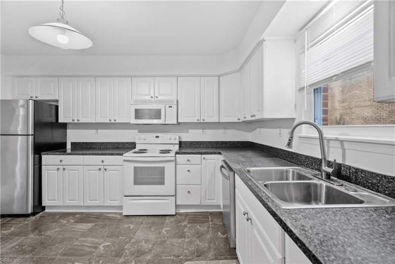 Photo 19 of 41 residential for sale in Virginia Beach virginia