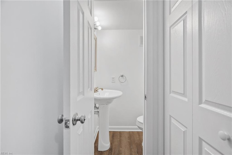 Photo 20 of 41 residential for sale in Virginia Beach virginia