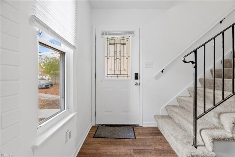 Photo 5 of 41 residential for sale in Virginia Beach virginia