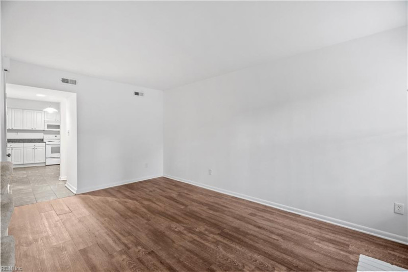 Photo 7 of 41 residential for sale in Virginia Beach virginia