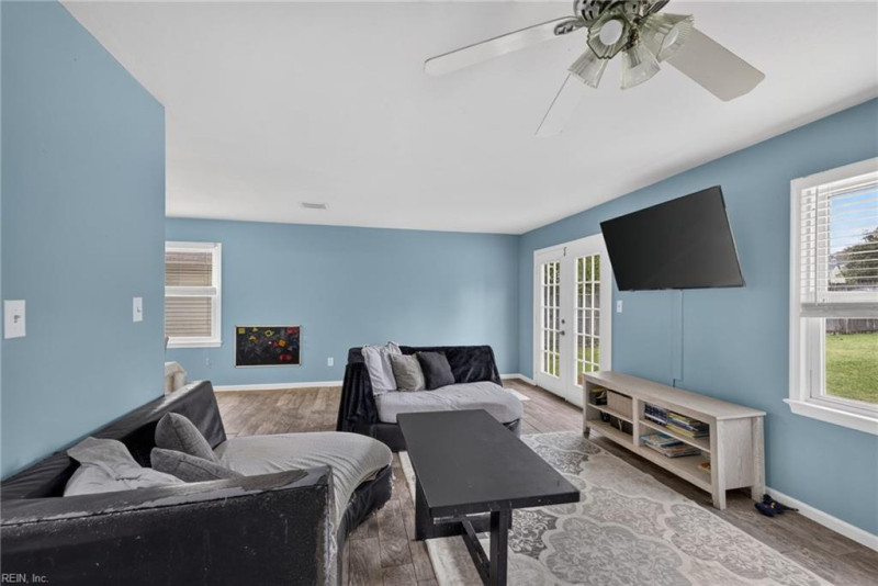 Photo 14 of 38 residential for sale in Virginia Beach virginia