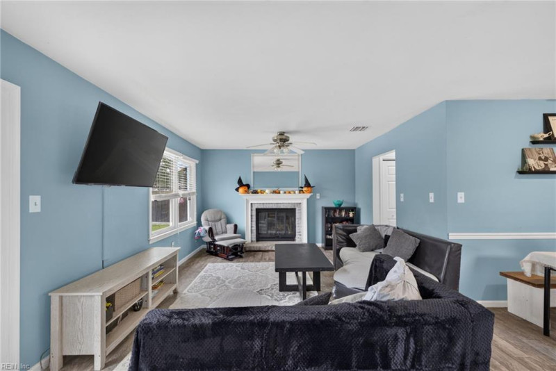 Photo 15 of 38 residential for sale in Virginia Beach virginia