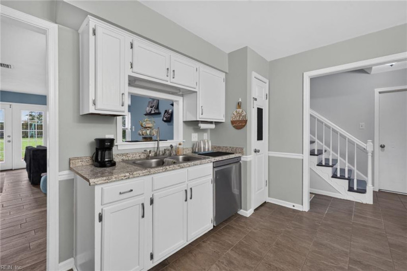 Photo 19 of 38 residential for sale in Virginia Beach virginia