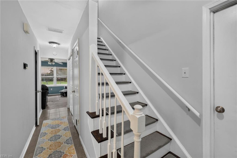 Photo 5 of 38 residential for sale in Virginia Beach virginia