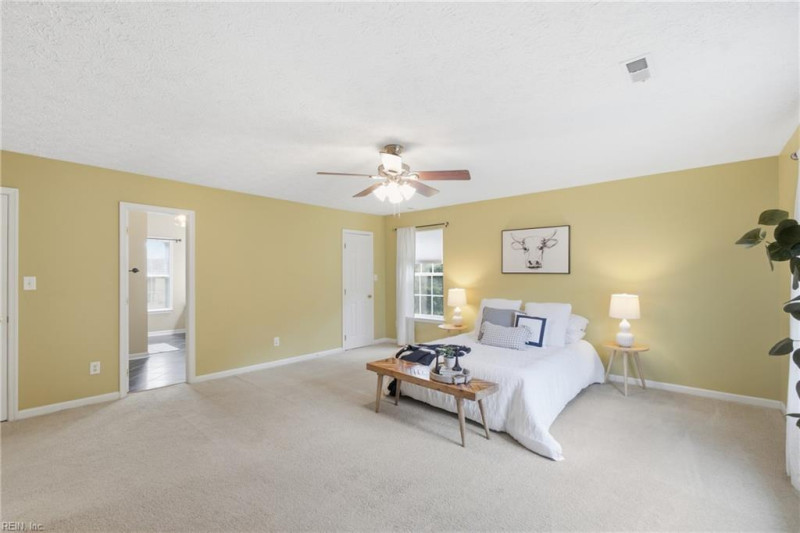 Photo 13 of 36 residential for sale in Gloucester County virginia