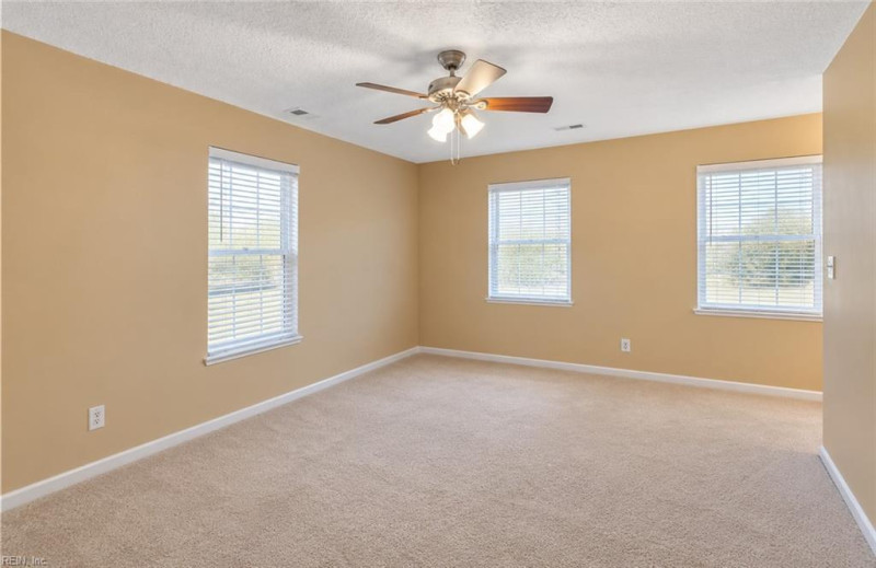 Photo 20 of 36 residential for sale in Gloucester County virginia