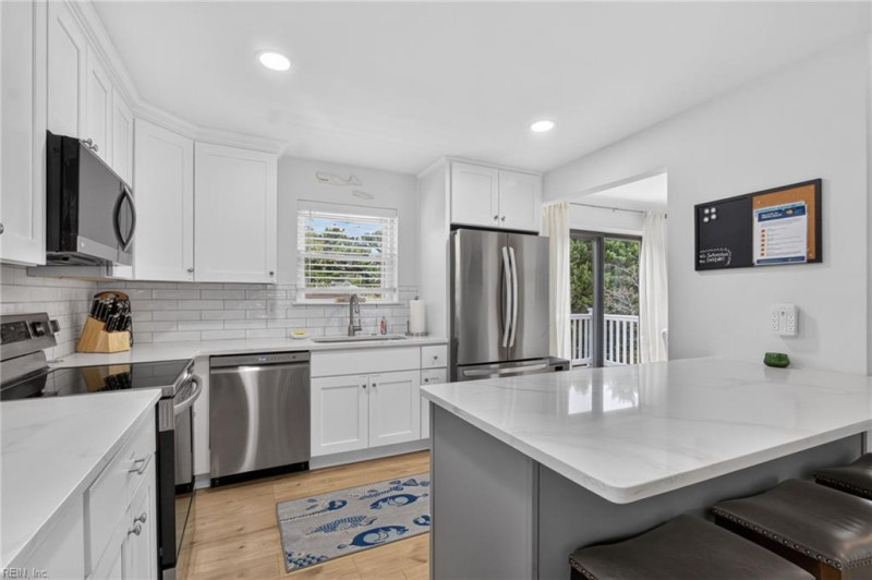 Photo 4 of 48 residential for sale in Virginia Beach virginia