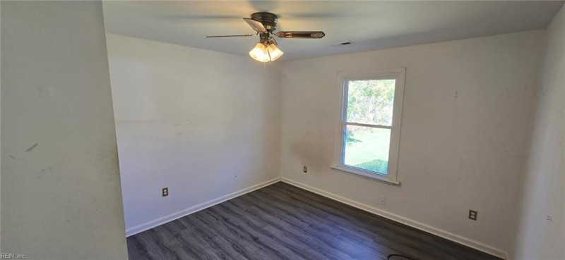Photo 4 of 10 residential for sale in York County virginia
