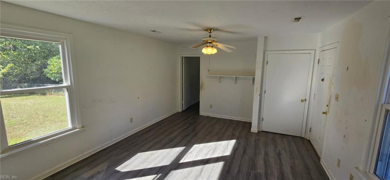 Photo 7 of 10 residential for sale in York County virginia