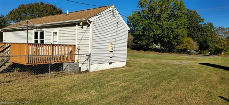 Photo 9 of 10 residential for sale in York County virginia