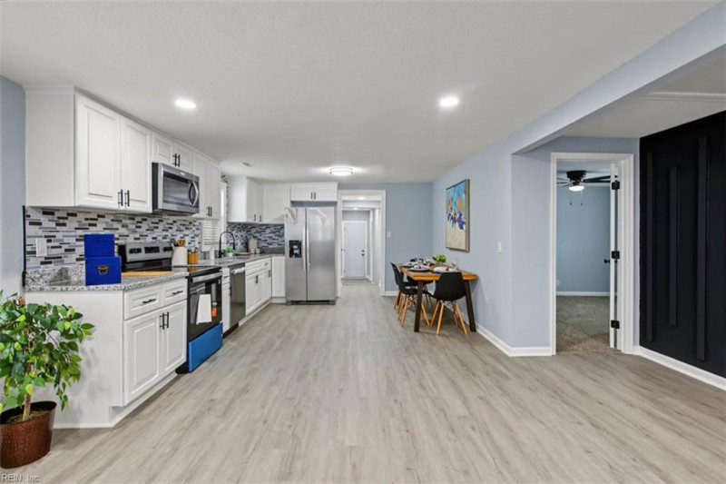 Photo 10 of 31 residential for sale in Chesapeake virginia