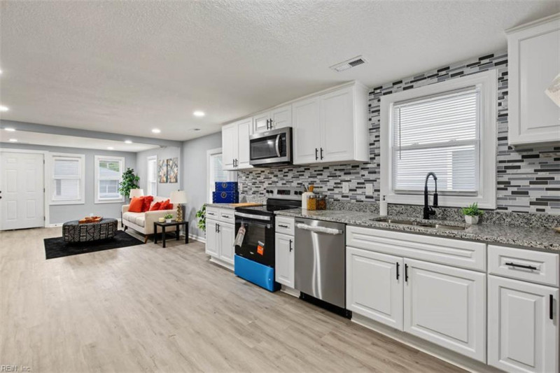Photo 13 of 31 residential for sale in Chesapeake virginia