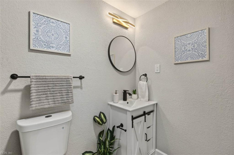 Photo 22 of 31 residential for sale in Chesapeake virginia