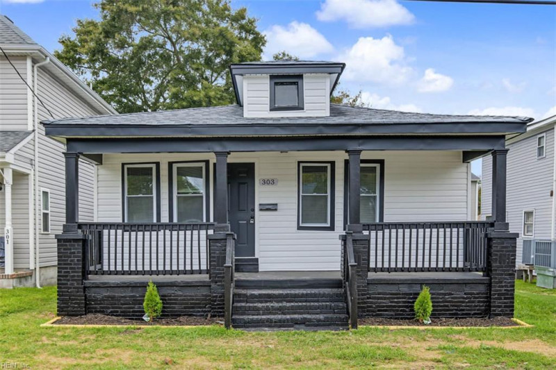 Photo 3 of 31 residential for sale in Chesapeake virginia