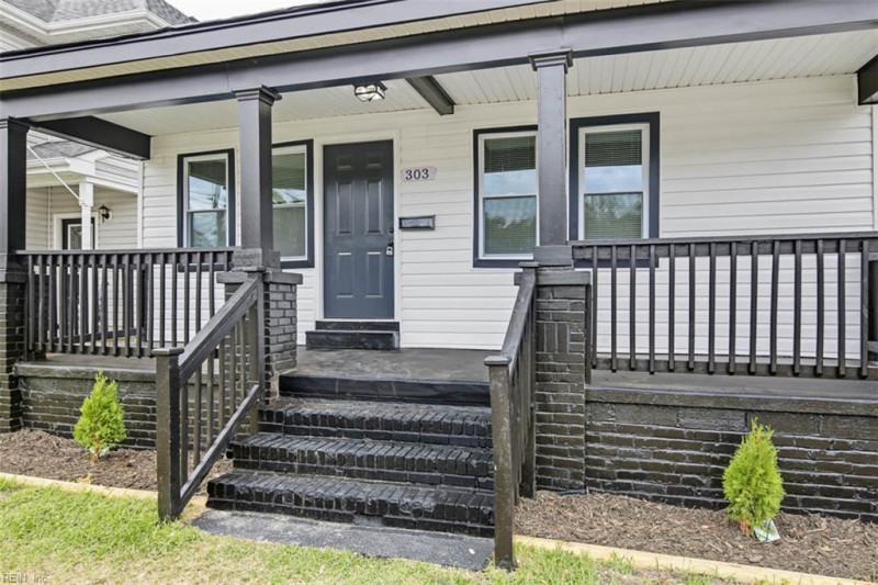Photo 4 of 31 residential for sale in Chesapeake virginia