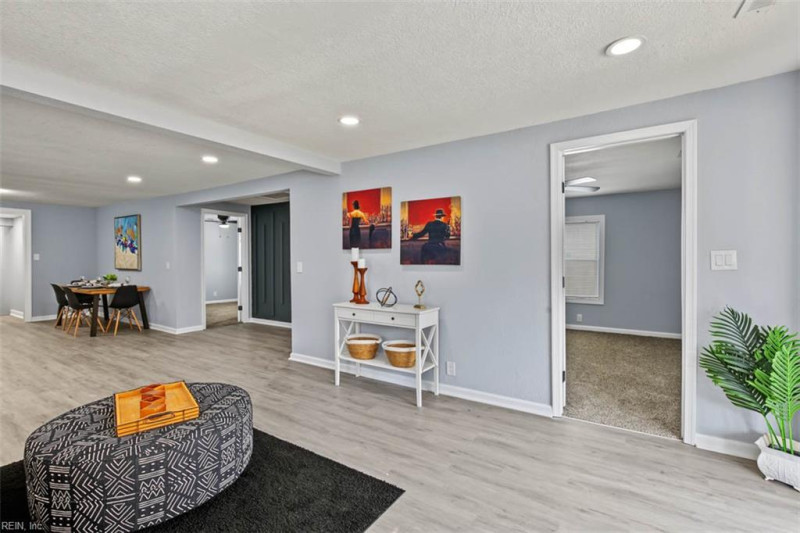 Photo 6 of 31 residential for sale in Chesapeake virginia