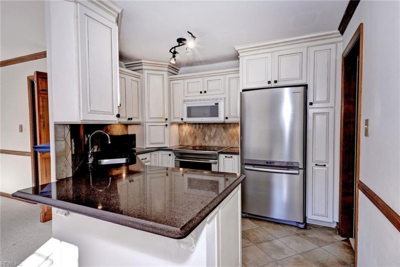 Photo 14 of 31 residential for sale in Williamsburg virginia