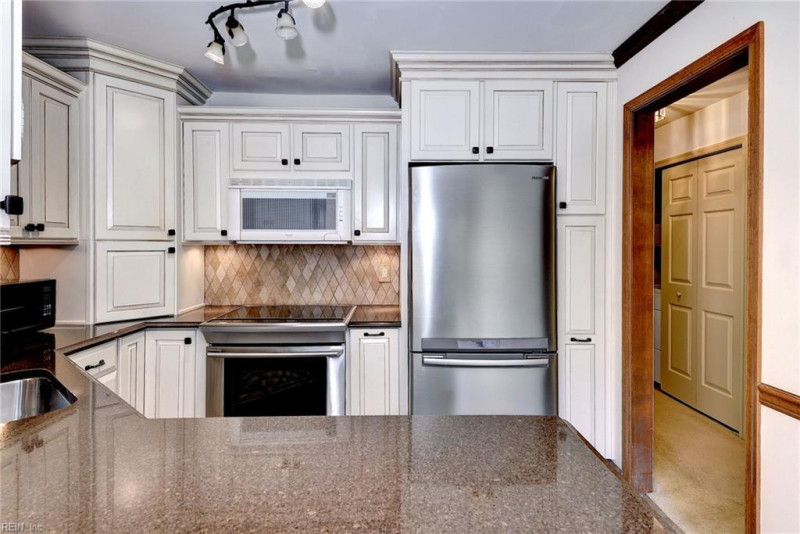 Photo 15 of 31 residential for sale in Williamsburg virginia