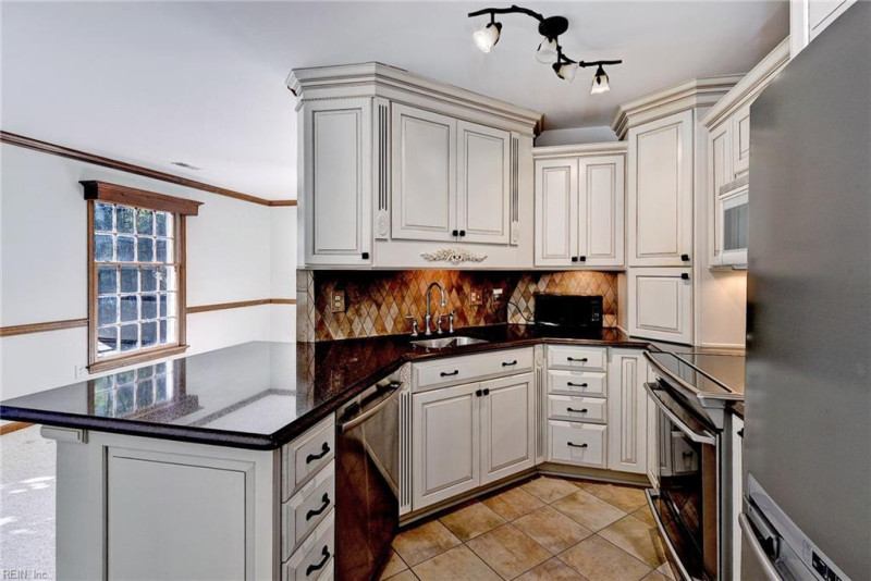 Photo 16 of 31 residential for sale in Williamsburg virginia