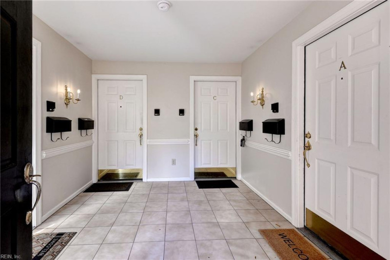 Photo 4 of 31 residential for sale in Williamsburg virginia