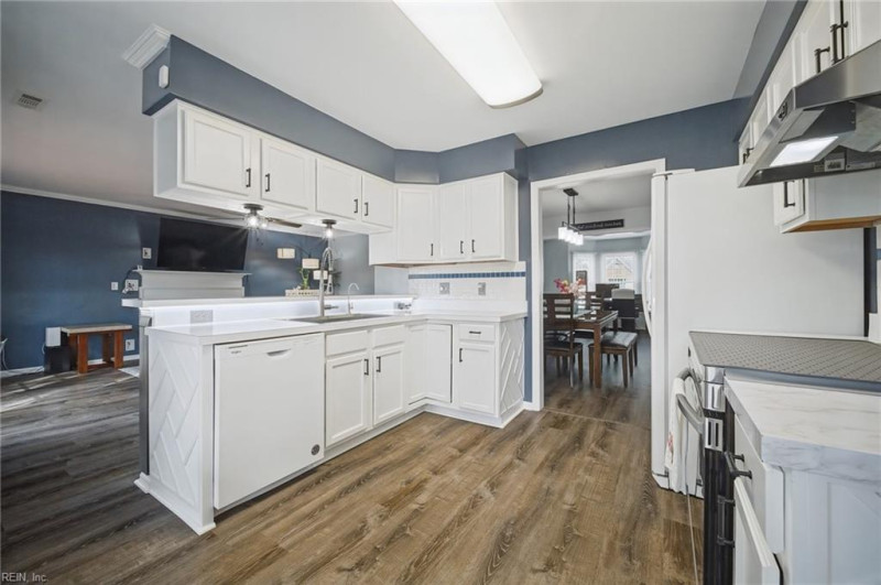 Photo 14 of 49 residential for sale in Newport News virginia